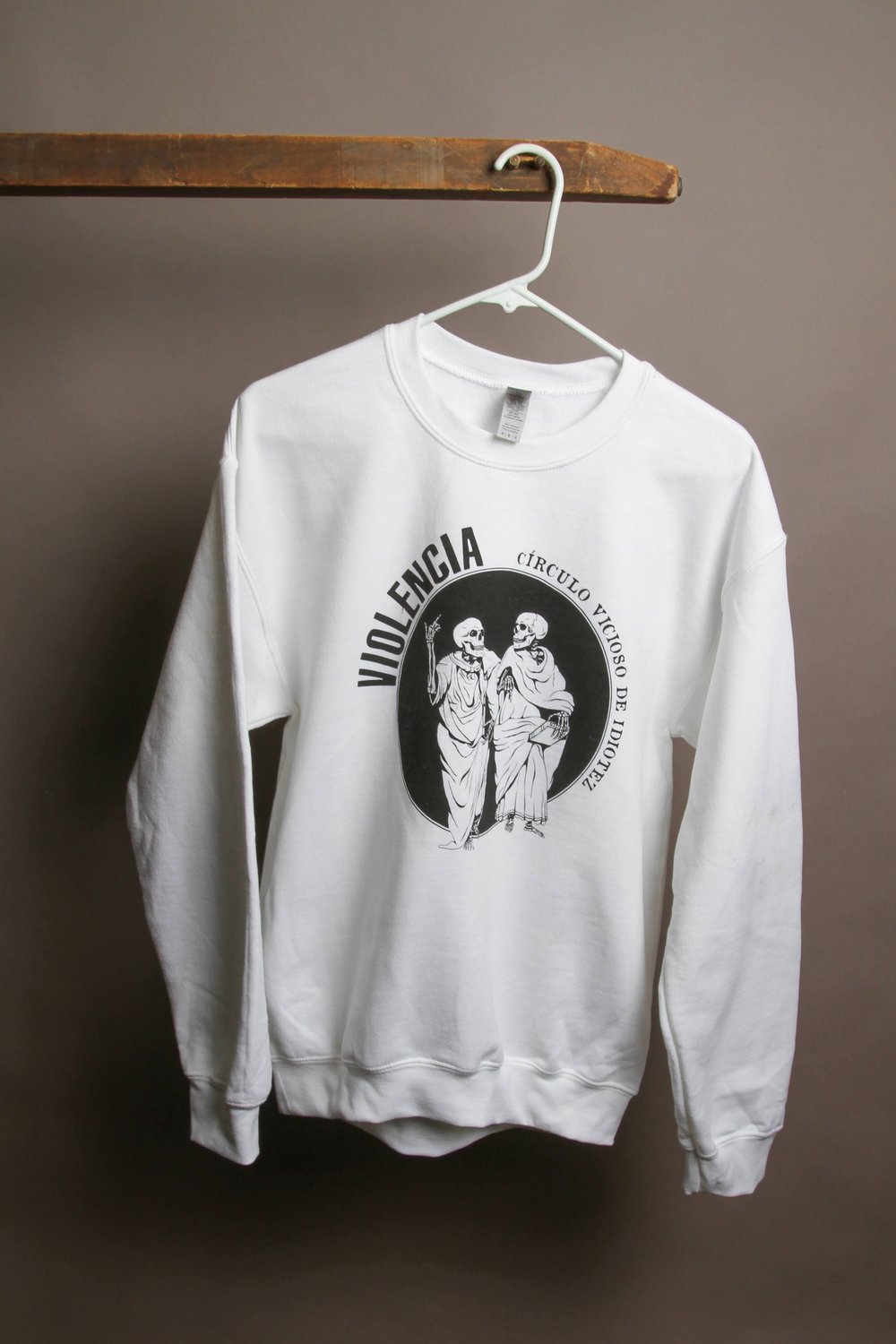 *WHITE CREWNECKS*