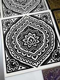 L1 Black on White