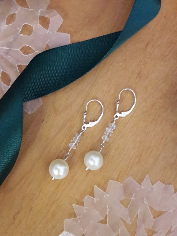 Image of Jumbo White Pearl earrings with Moonstone 3XF