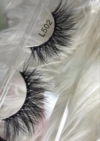 Image 4 of Natural Lash
