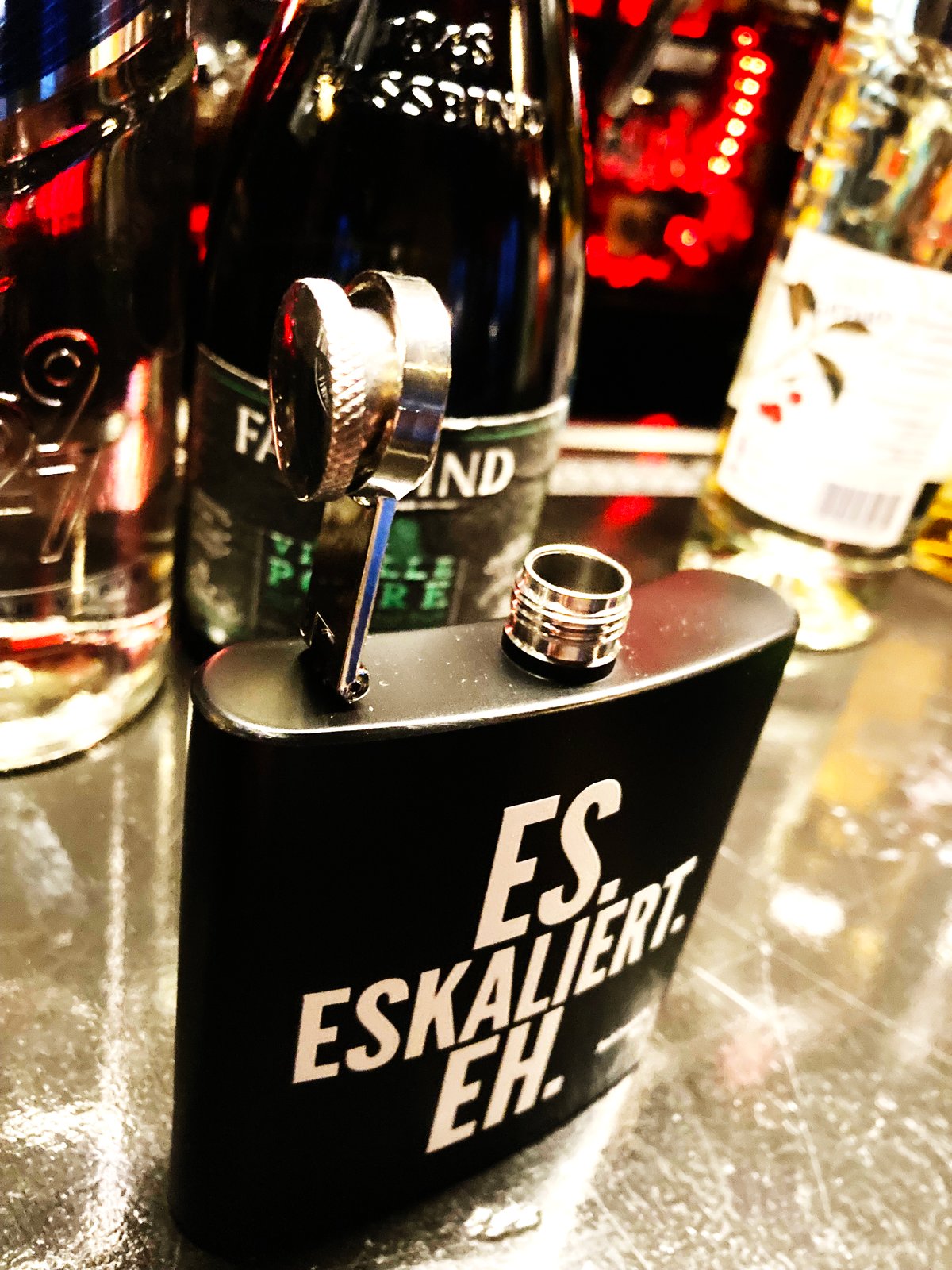Image of Es Eskaliert Eh Flachmann *limited edition