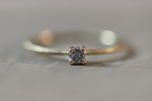Image of 18ct gold salt and pepper diamond ring