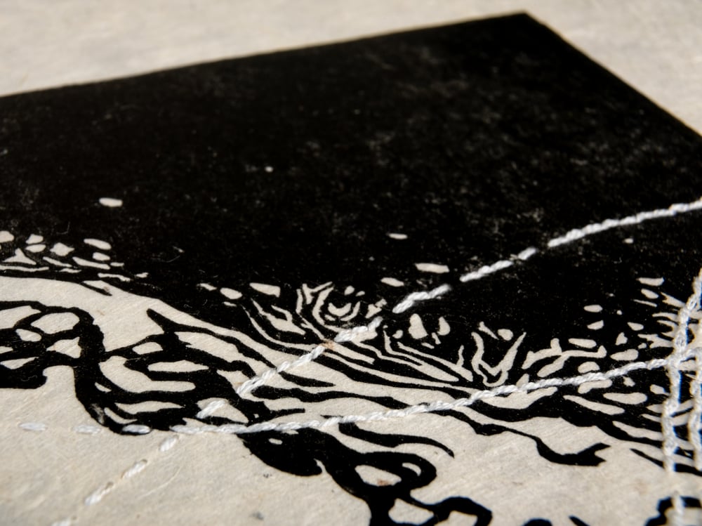 Image of Város és Vadon: Flock tanulmány no1, kézi hímzéssel - keretezve