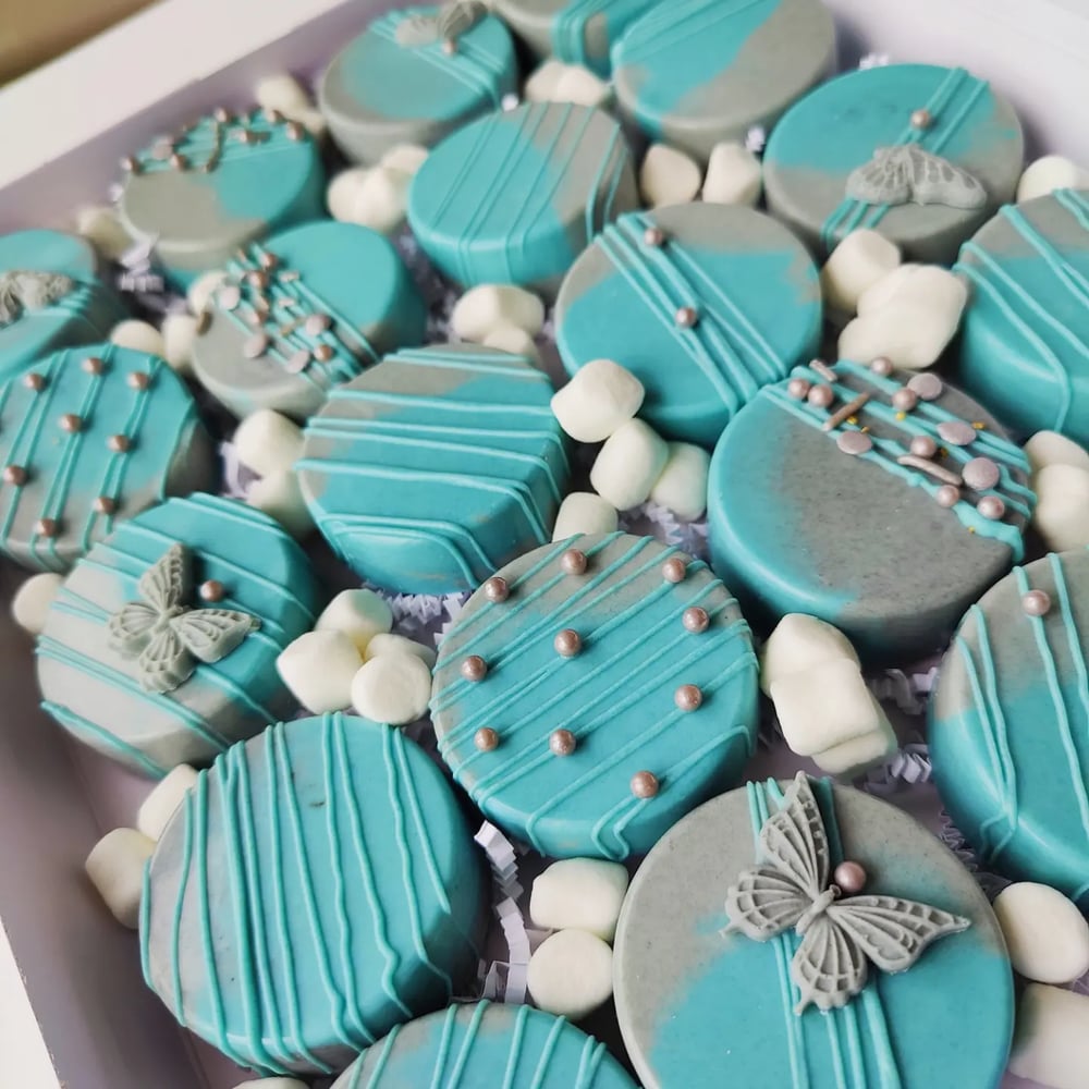 Image of Chocolate covered Oreos