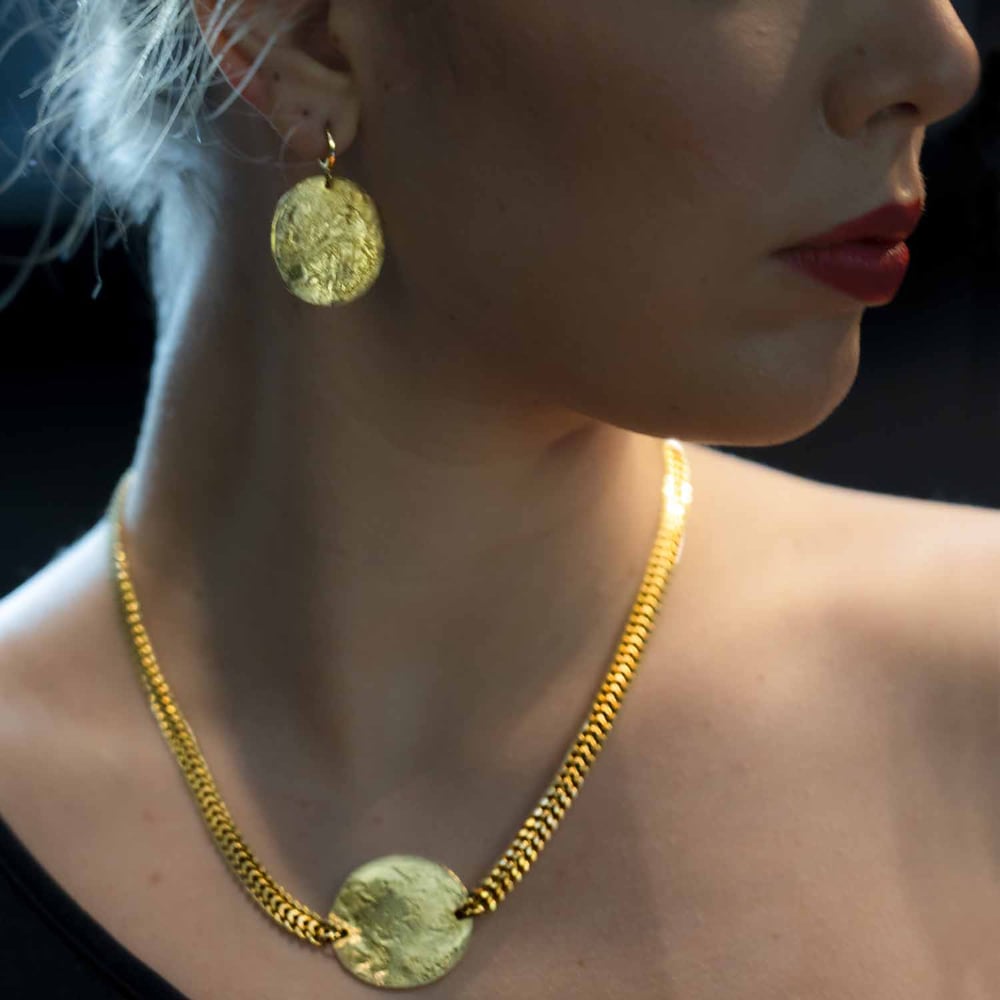 Image of Collier Double Chaine avec Médaille / Double Chain Necklace with Medal