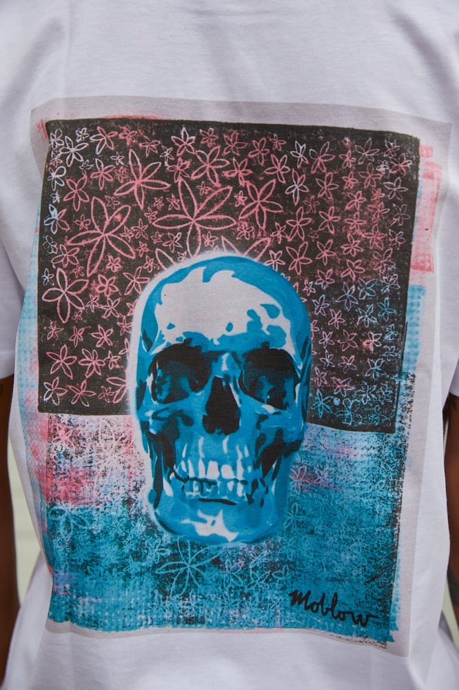 Image of skull t-shirt white