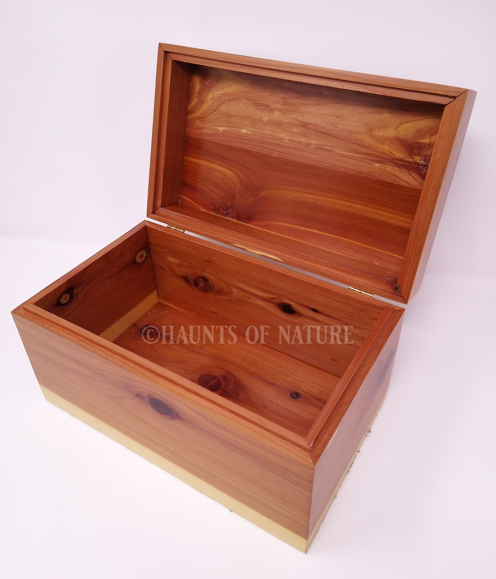 Cedar Box with Ornamental Filigree Pyrography