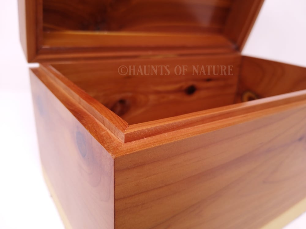 Cedar Box with Ornamental Filigree Pyrography