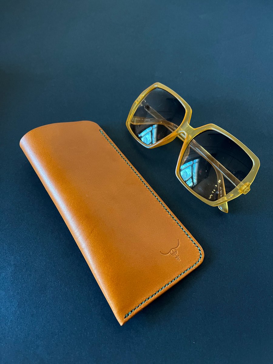 Image of Tan Italian Vachetta Sunglasses Case (Jade)