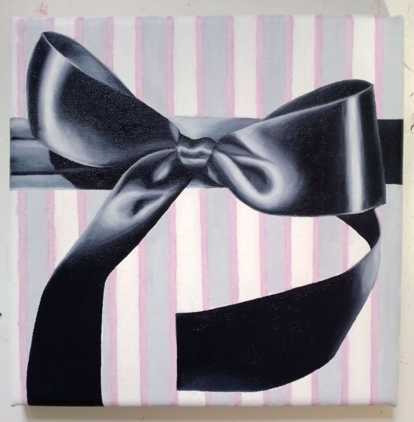 Image of Emma Harvey - All Tied Up (II) -  20x20cm, Oil on canvas (2022)