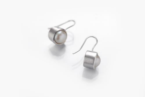 Image of "You are so beautiful" silver earrings with pearls  · TAM TE FORMOSA · 