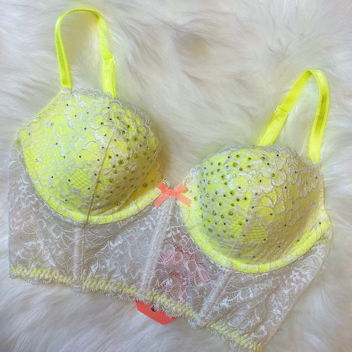 Dream Angela bra size 32d Victoria's Secret