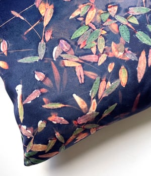 Image of Lochan leaf, printed velvet cushion
