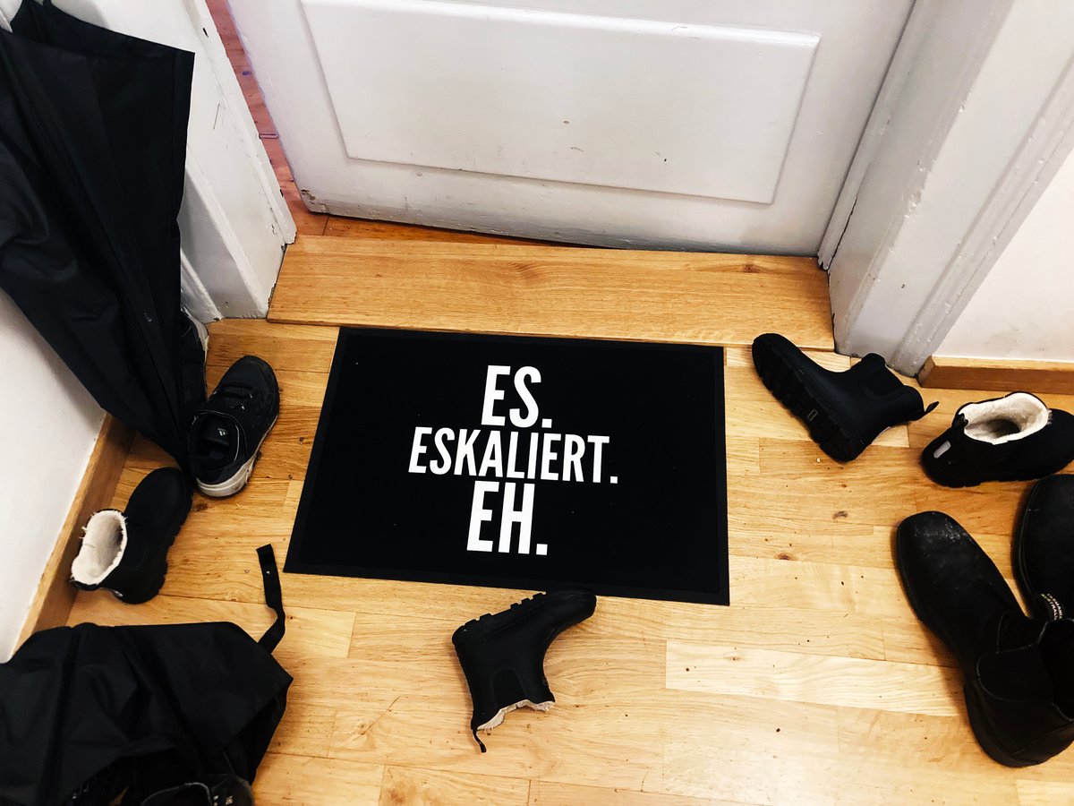 Image of Not just another doormat "Es Eskaliert Eh"! Fussabstreifer!