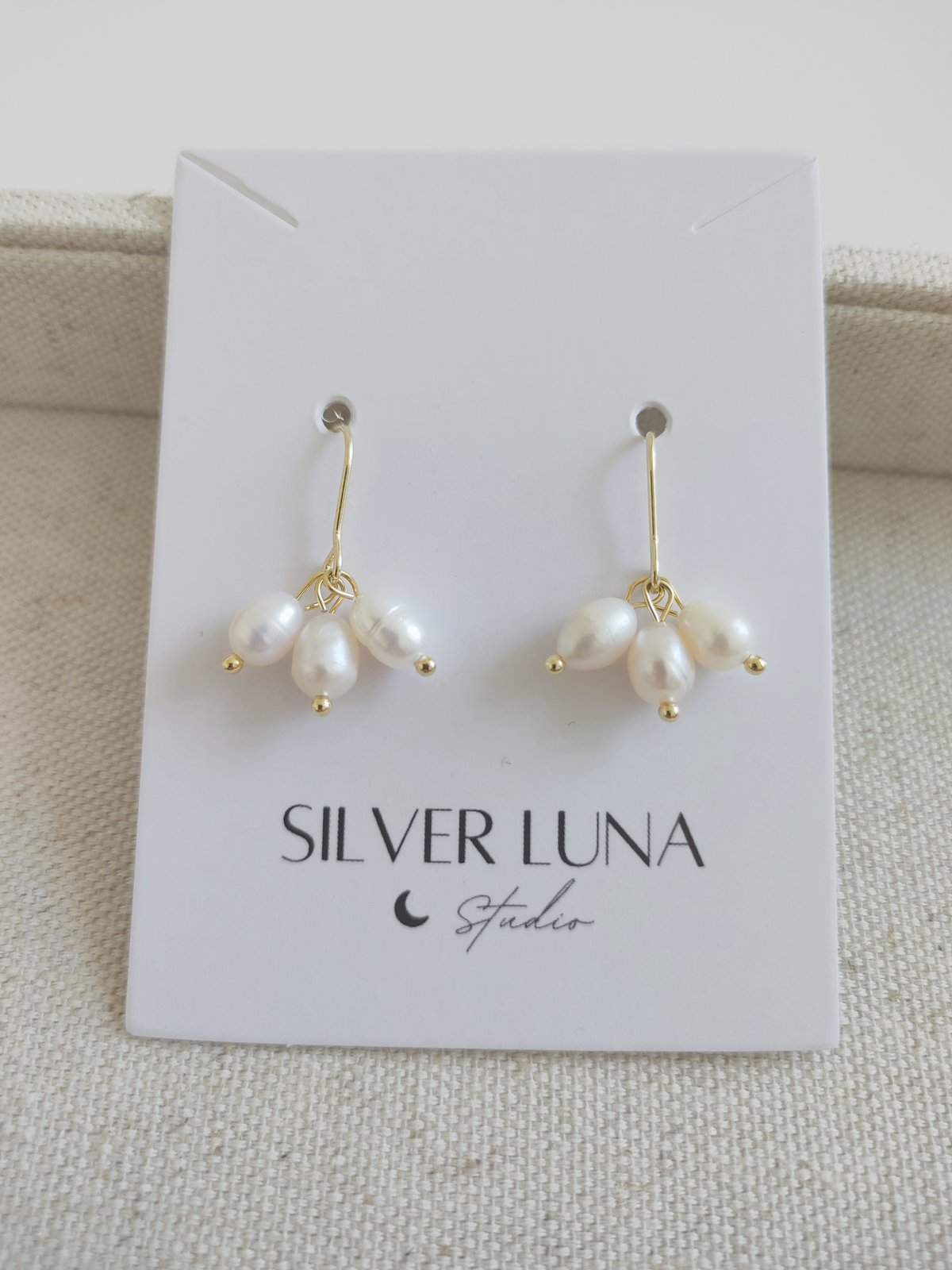 natural freshwater pearl earrings 天然淡水珍珠耳饰| Silver Luna Studio