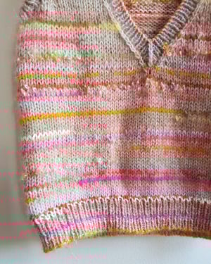 Image of Restevest Vneck