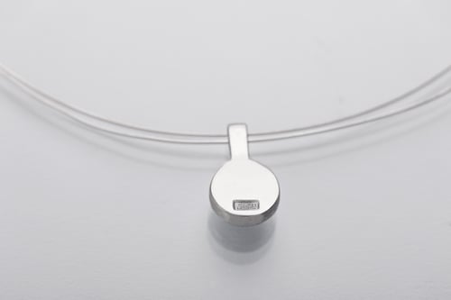 Image of "A drop of water" silver pendant with topaz · GUTTA ·