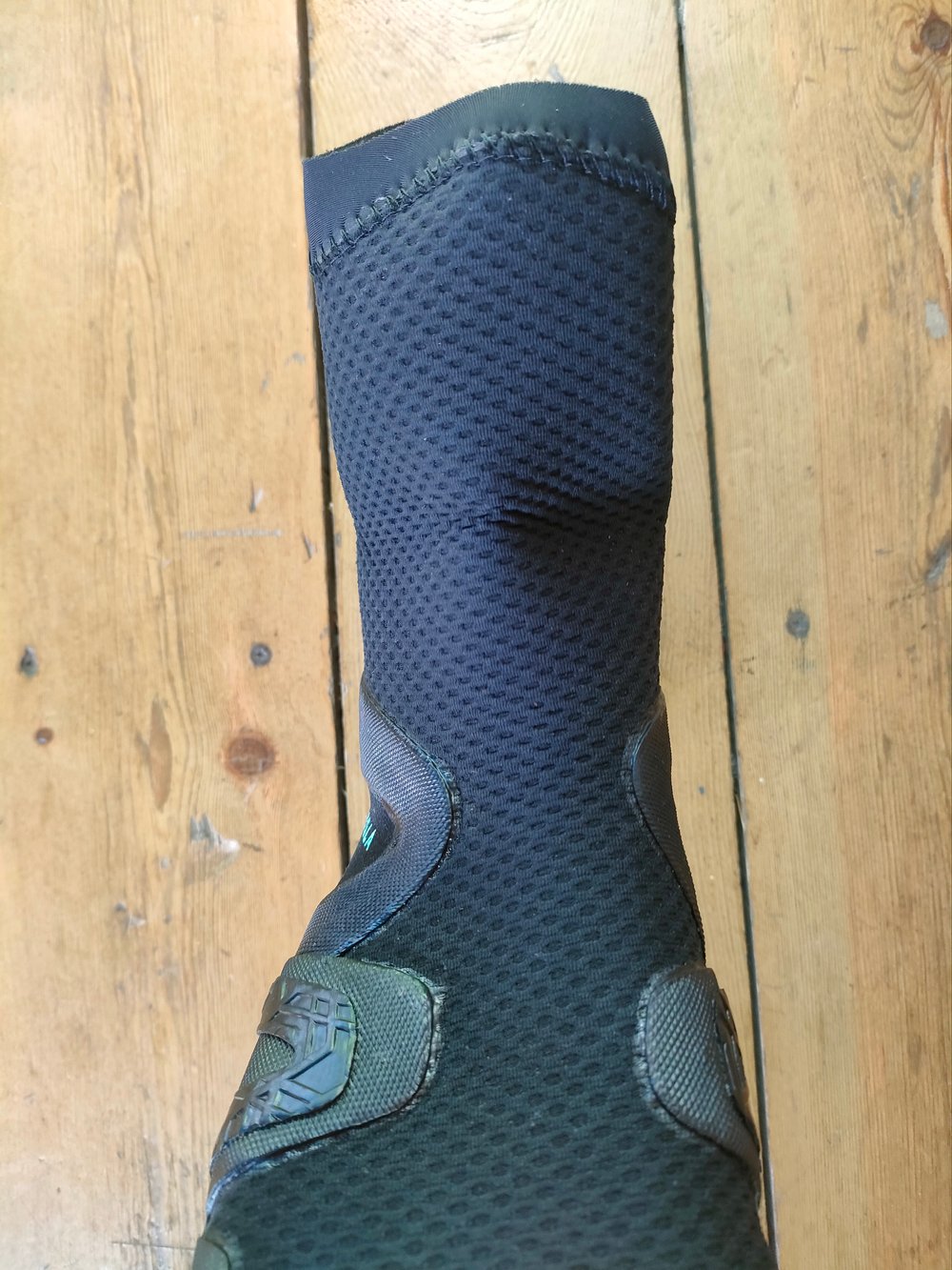 ESCARPINES VISSLA 7 SEAS 3MM SPLIT TOE BOOTIE EN LIQUIDACION