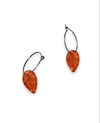 Pendientes hojas resina acero