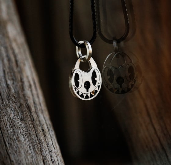 Image of Cool Cat Lock Pendant 