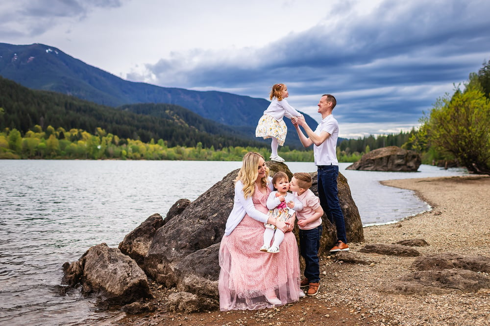 Image of Rattlesnake Lake ADVENTURE Session - SPRING (2024) - $1500