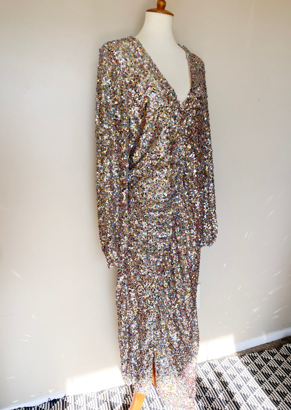 Image of Modern River Island Ruched Sequins Dress W/Slit