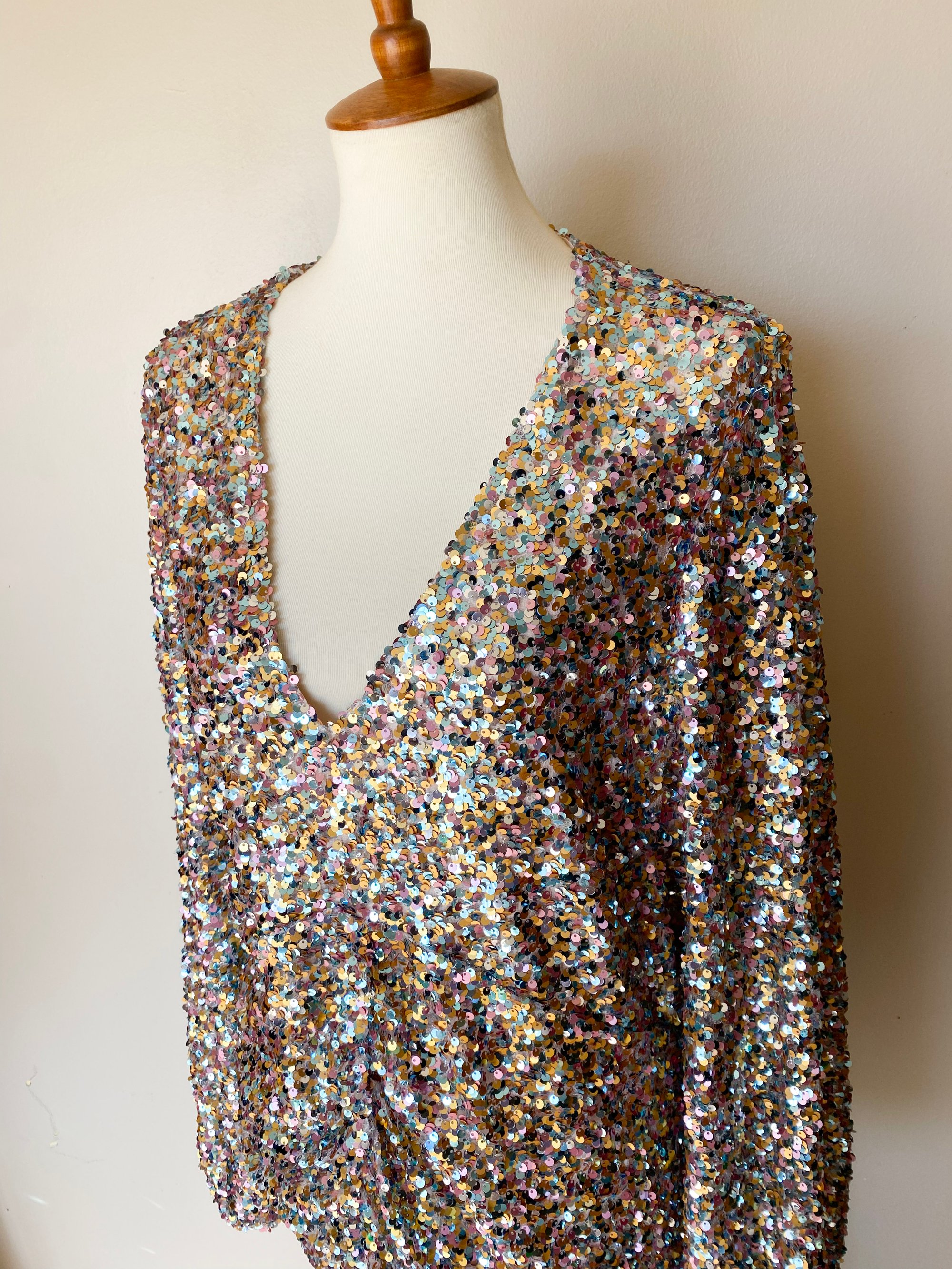 Modern River Island Ruched Sequins Dress W/Slit | Golden Bird Boutique Modern River Island Ruched Sequins Dress W/Slit | Golden Bird Boutique