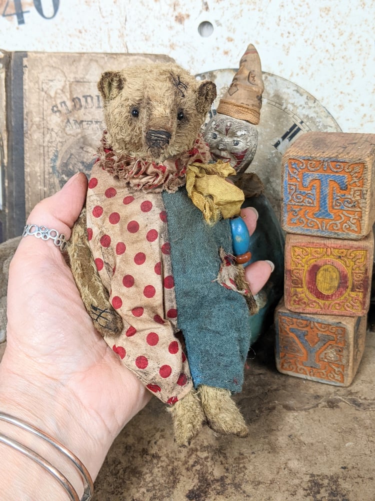 Image of Cabinet  8" - Vintage Antique style carnival Teddy Bear by Whendis Bears.
