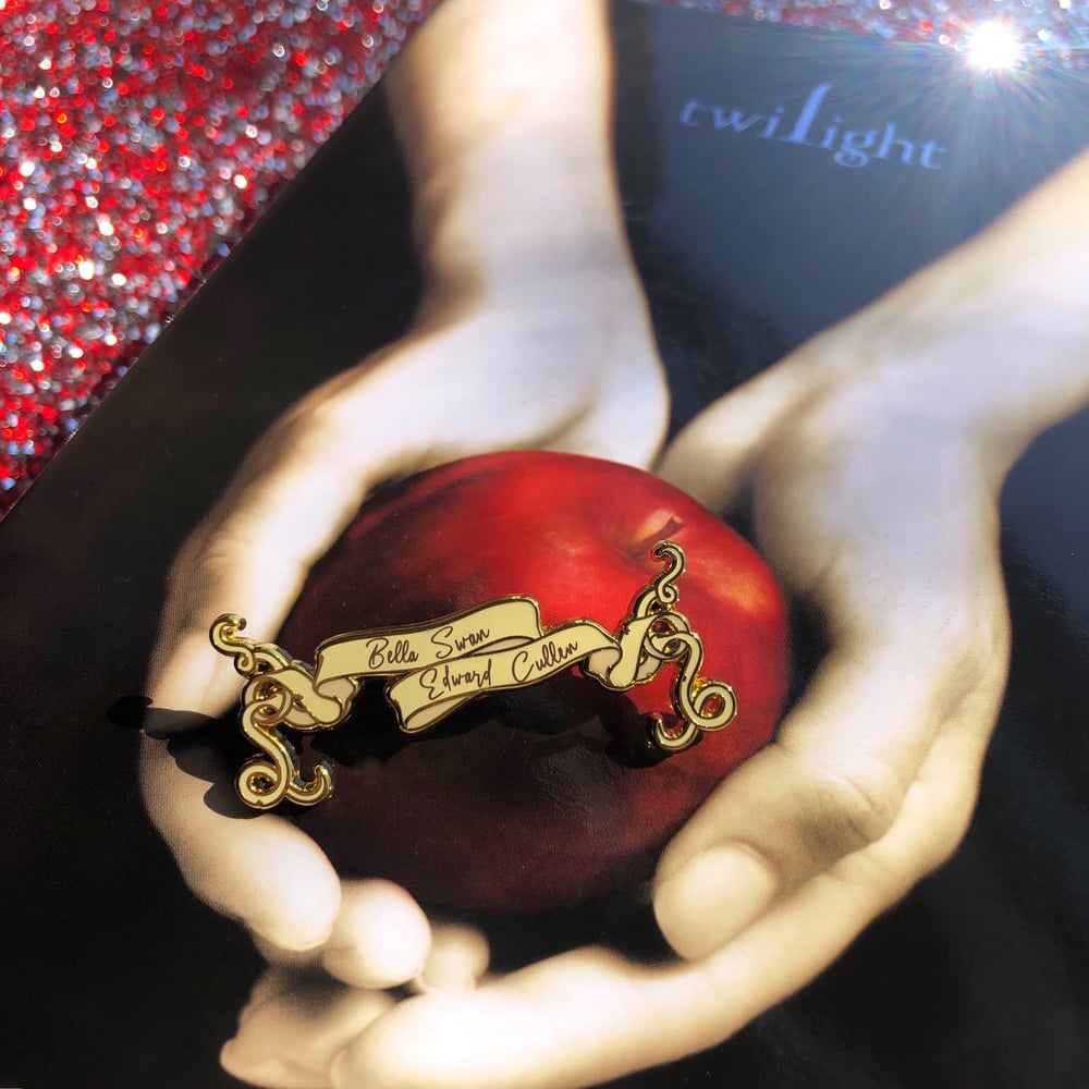 Image of Bookish Entwined Name Banners Twihard