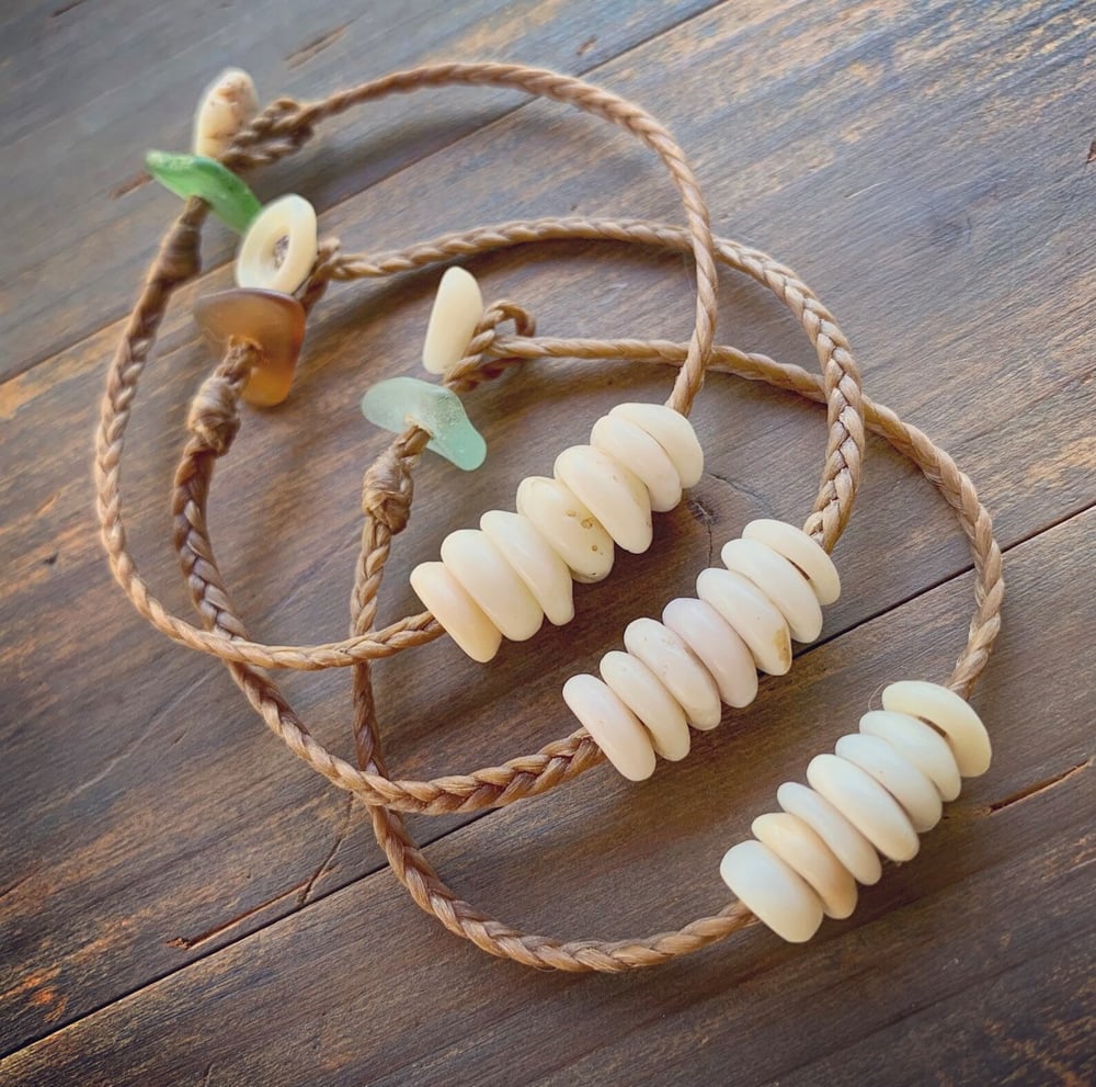 Image of Waterproof 7 puka bracelet with locking seaglass clasp