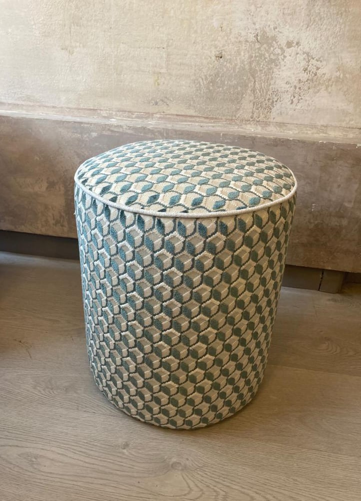Image of POUF D'ARREDO IN VELLUTO - DESIGN © SUCCI CREAZIONI