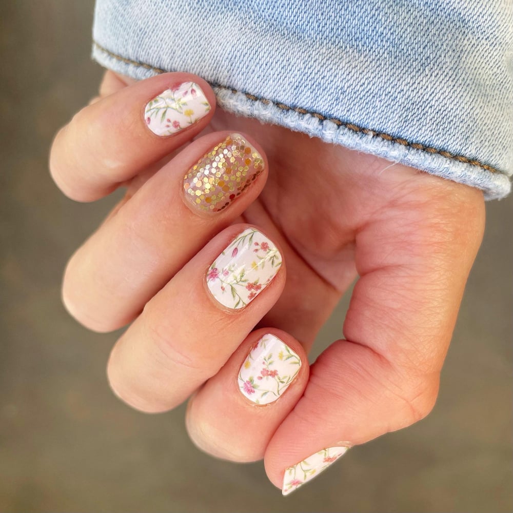 Confetti Box // Floral & Feminine