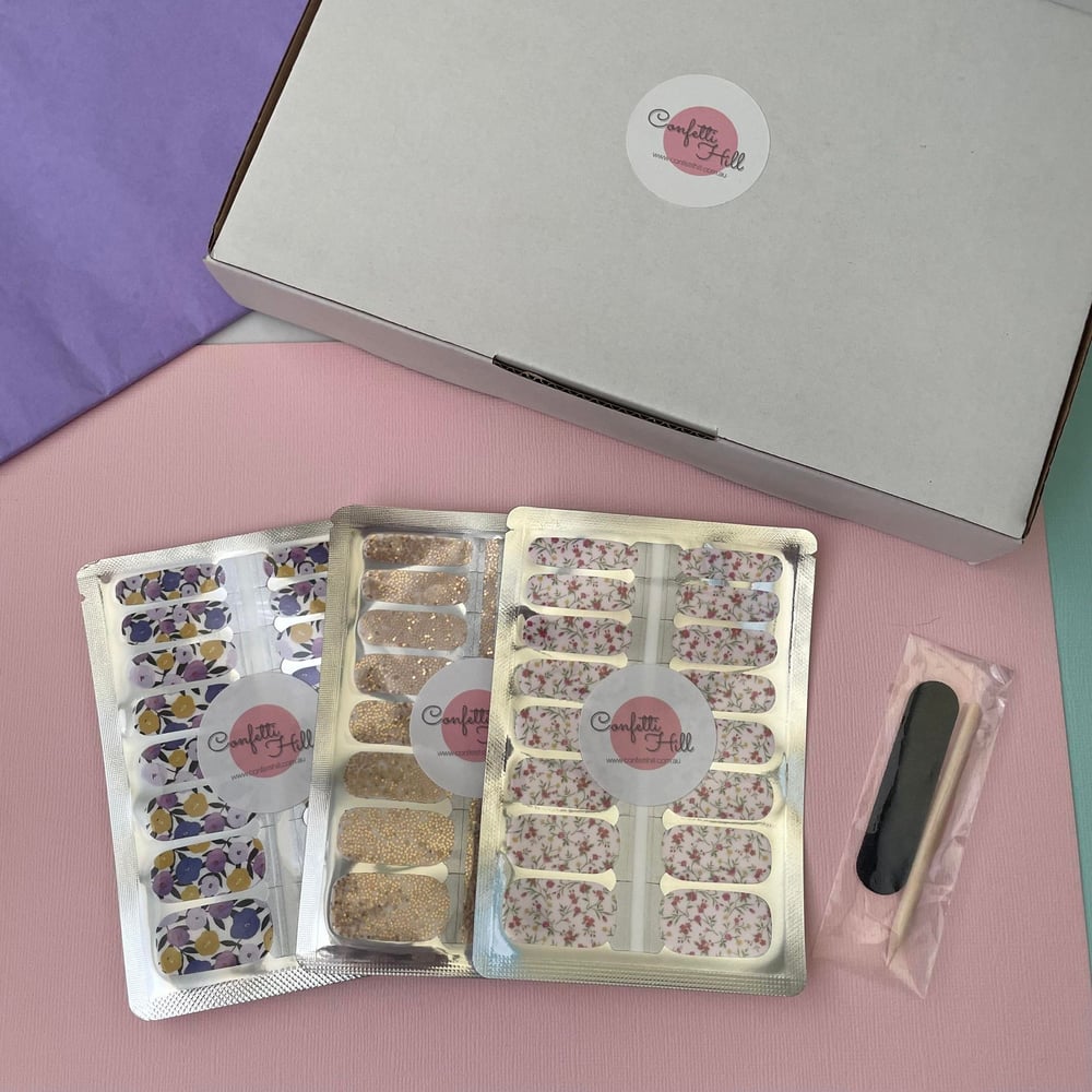 Confetti Box // Floral & Feminine