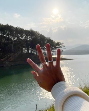 Image of Vietnam Clear Quartz antique style round band ring