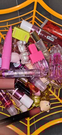 35-piece lip bundle, bracelet, necklace, and eyeshadow palette