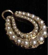 Image 2 of EDWARDIAN VICTORIAN 18CT YELLOW GOLD LARGE NATURAL SEED PEARL HORSESHOE PENDANT