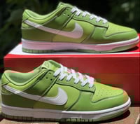 Dunk Low “Chlorophyll”