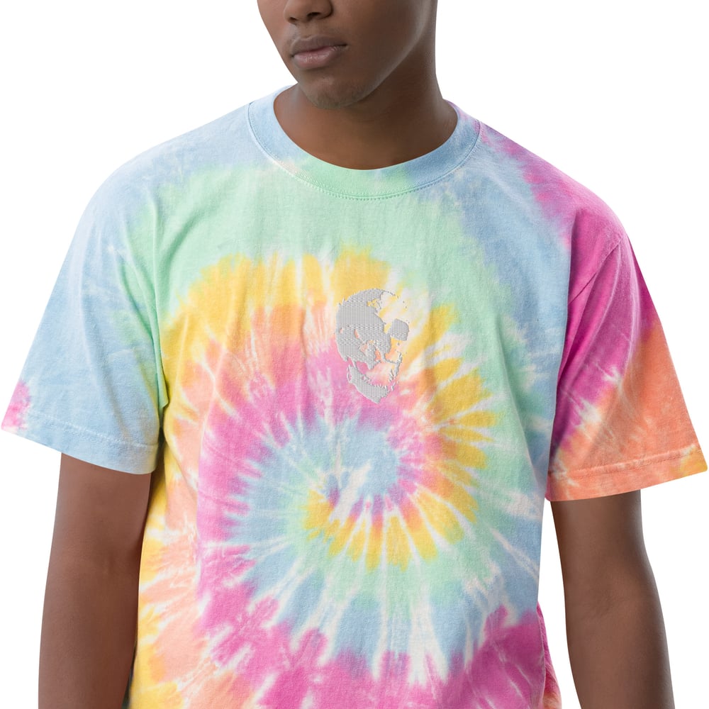 baskets oversized tie-dye t-shirt