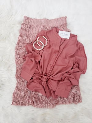 Image of Carli Lace Skirt (black/blush)