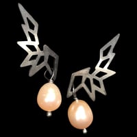 Image 2 of GOTHICA Earring - OX / with various Pearls