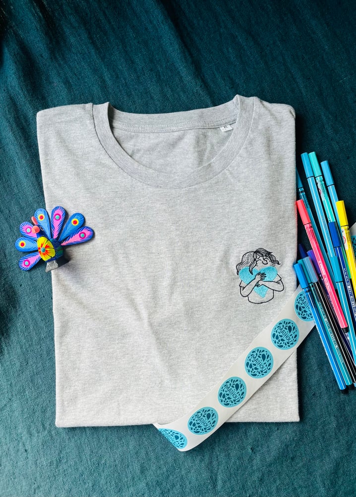 Image of Reste 1 3XL - T-SHIRT mixte, brodé, COEUR SUR TOI - THE SIMONES X MATHOU
