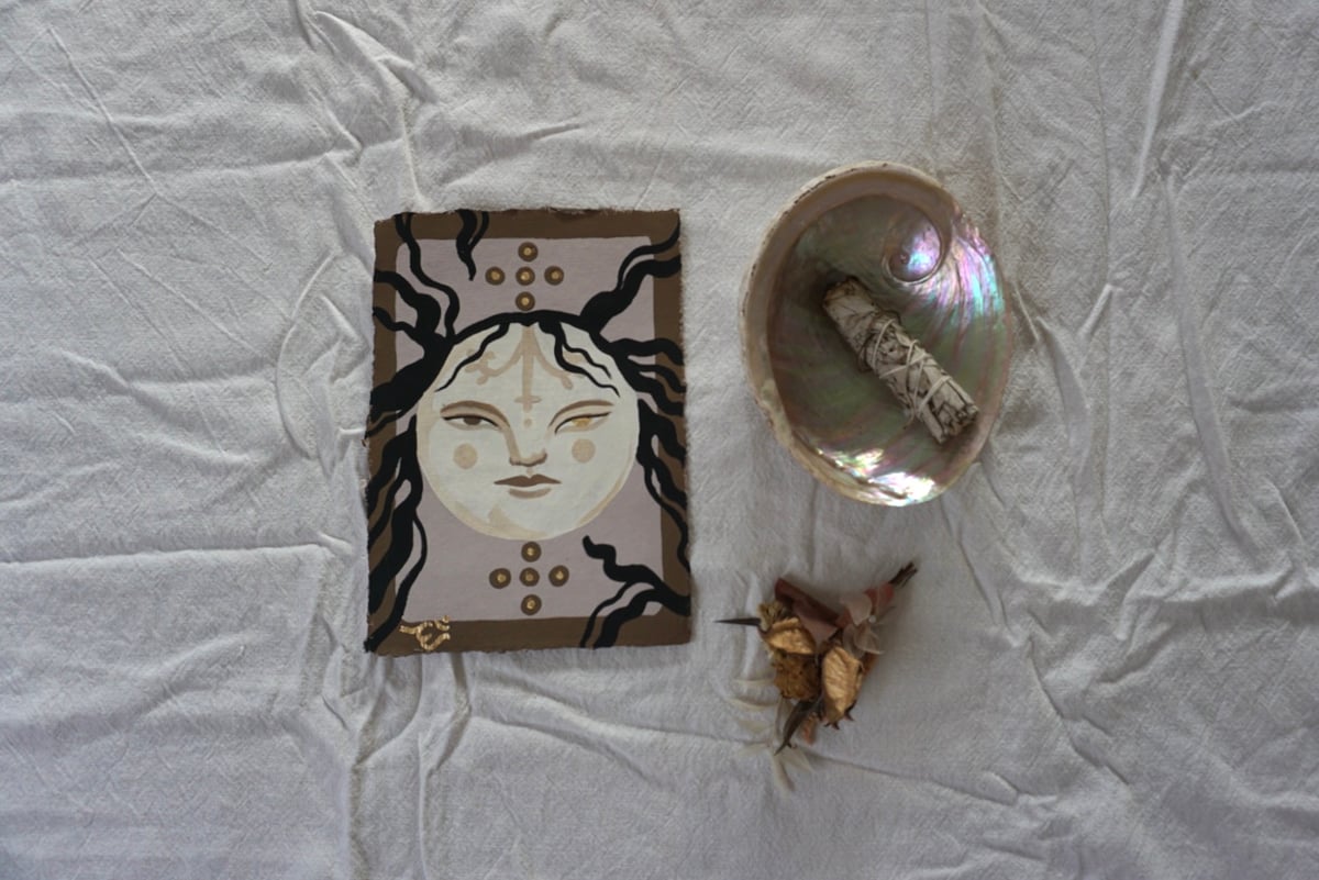 Moon face v 