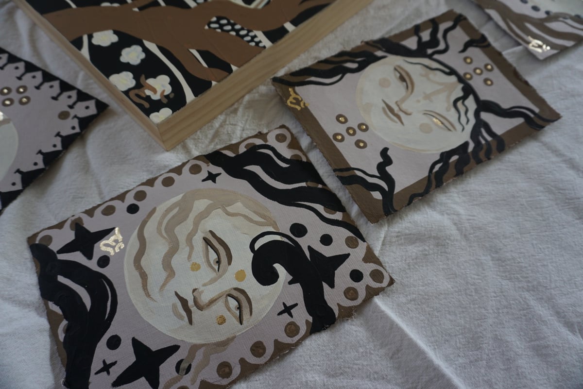 Moon face v 