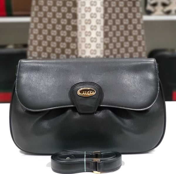 Image of Vtg. Gucci Black Leather Clutch 