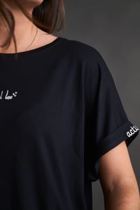Image 4 of CAMISETA BÁSICA  NEGRA