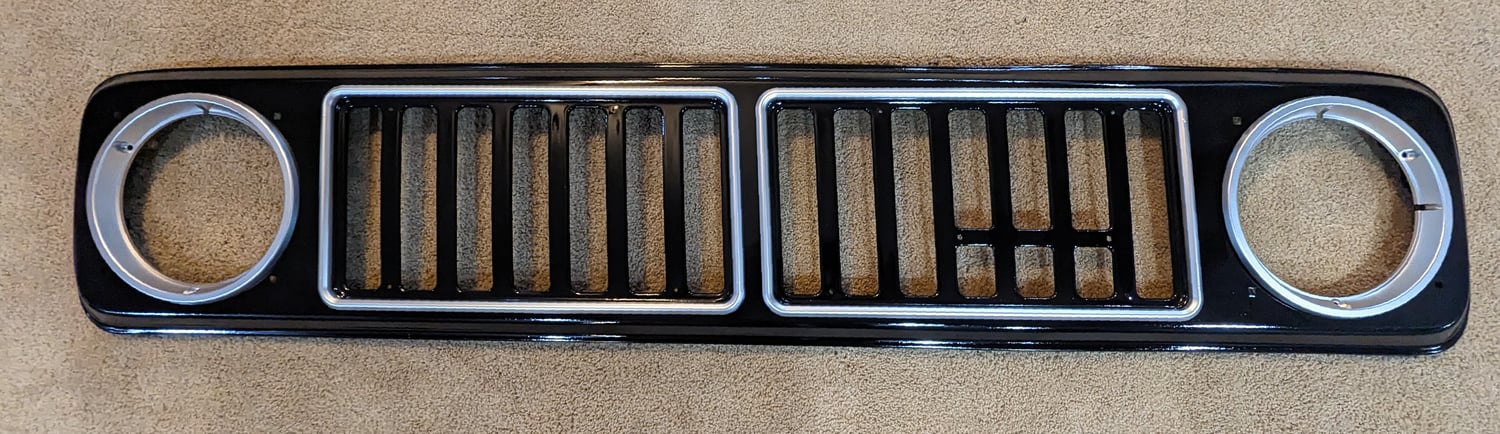 Image of 1973 Scout II Aluminum Grill Trim