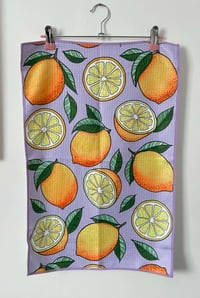 Image 2 of Microfibre Waffle Tea Towel - Lilac Lemons