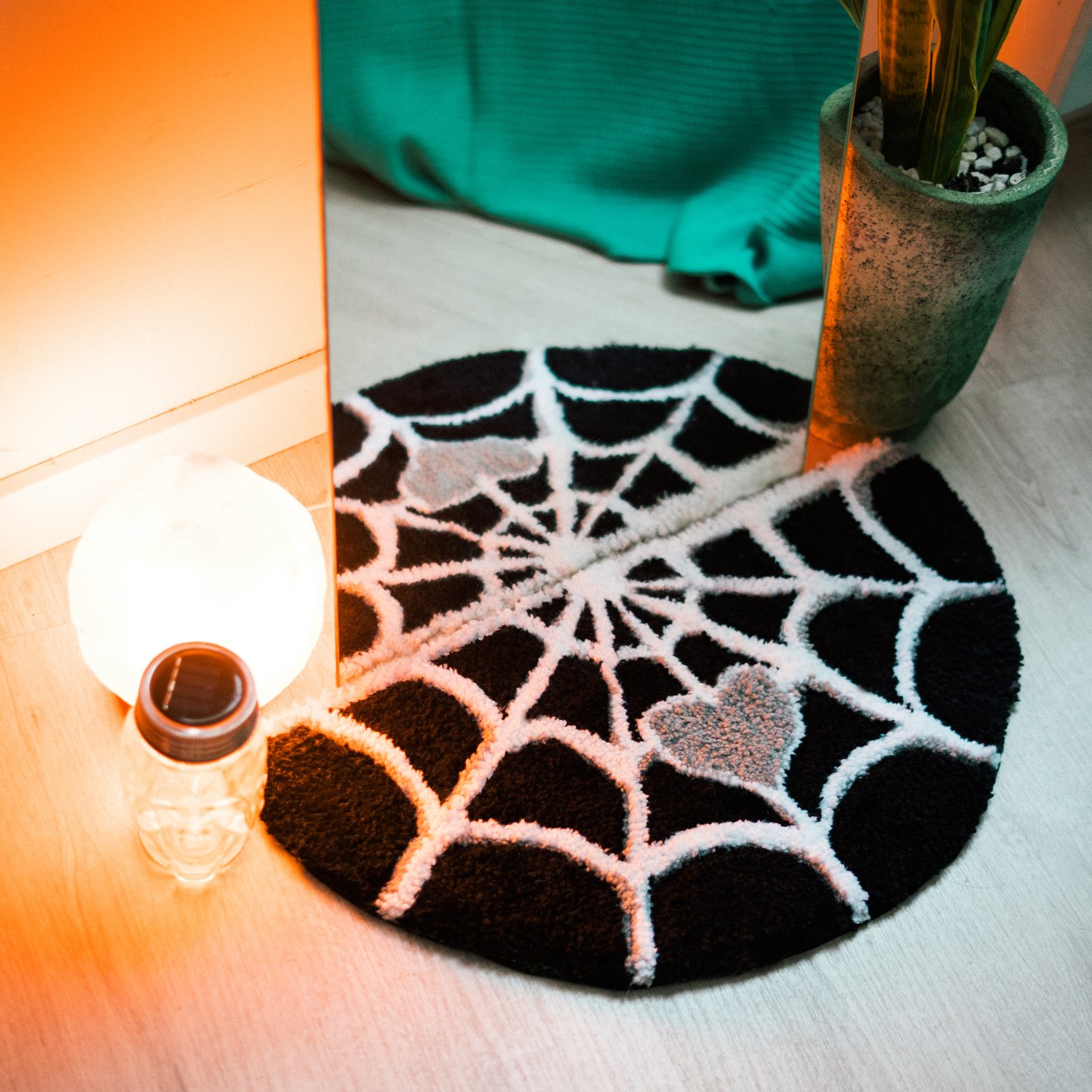 SPIDER TUFTING RUG