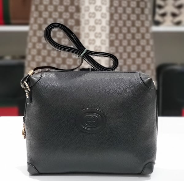 Image of Vtg. Gucci Black Pebbled Leather Crossbody Bag