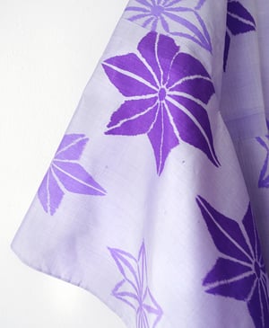 Image of Silke kimono - lys violet med stjerner